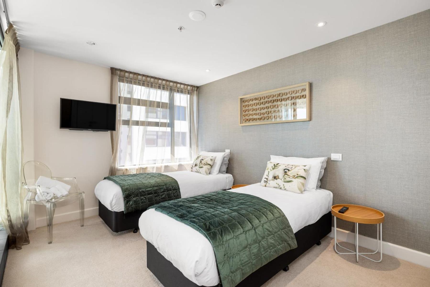 Luxury Ocean & Harbour Views - Heated Pool, Main Beach & Gym Mount Maunganui Bagian luar foto