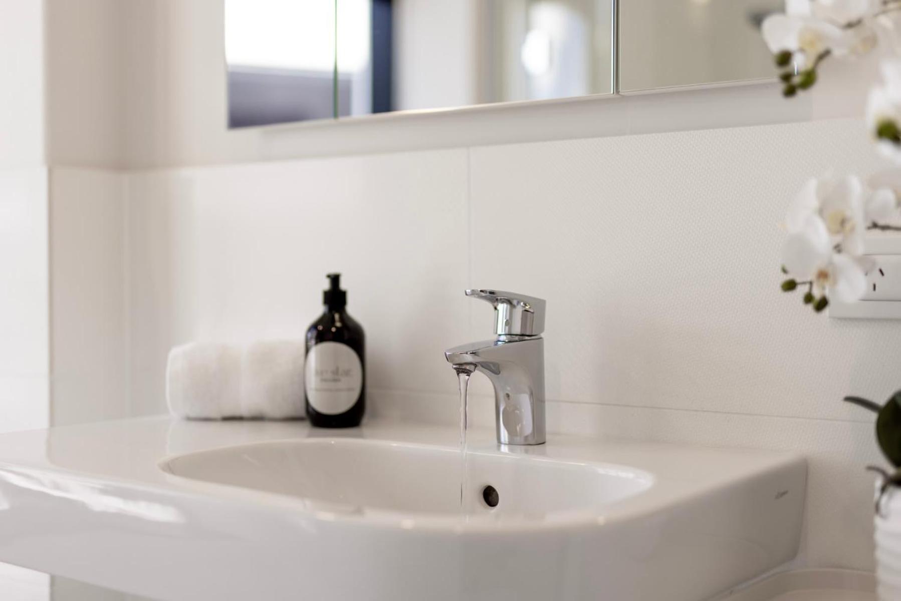 Luxury Ocean & Harbour Views - Heated Pool, Main Beach & Gym Mount Maunganui Bagian luar foto